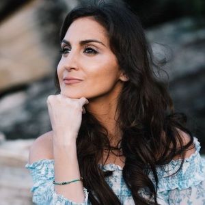 Meet your Posher, Deena